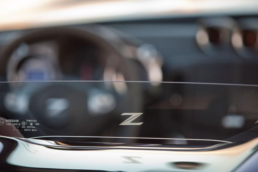  Nissan 370Z Roadster 2010 года  (фото 2 из 21)